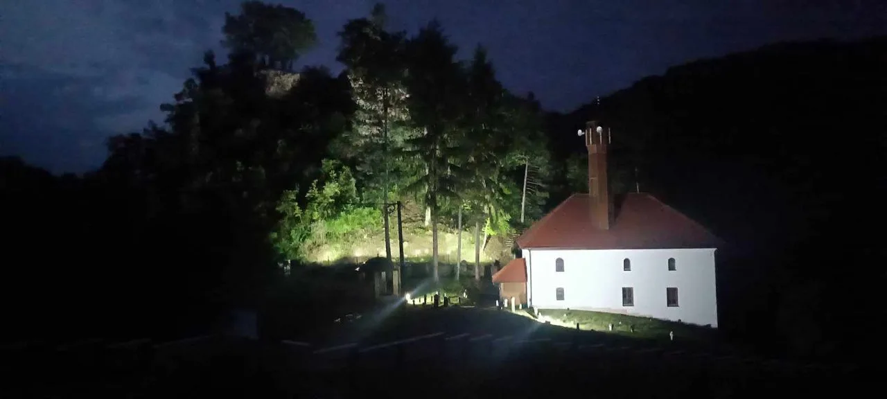 UG “Fethija” iz Starog Teočaka realizovalo akciju uređenja Stare džamije i Starog grada (FOTO)