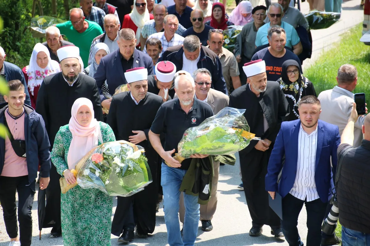 Obilježena 31. godišnjica od oslobođenja logora u Liplju (AUDIO+FOTO)