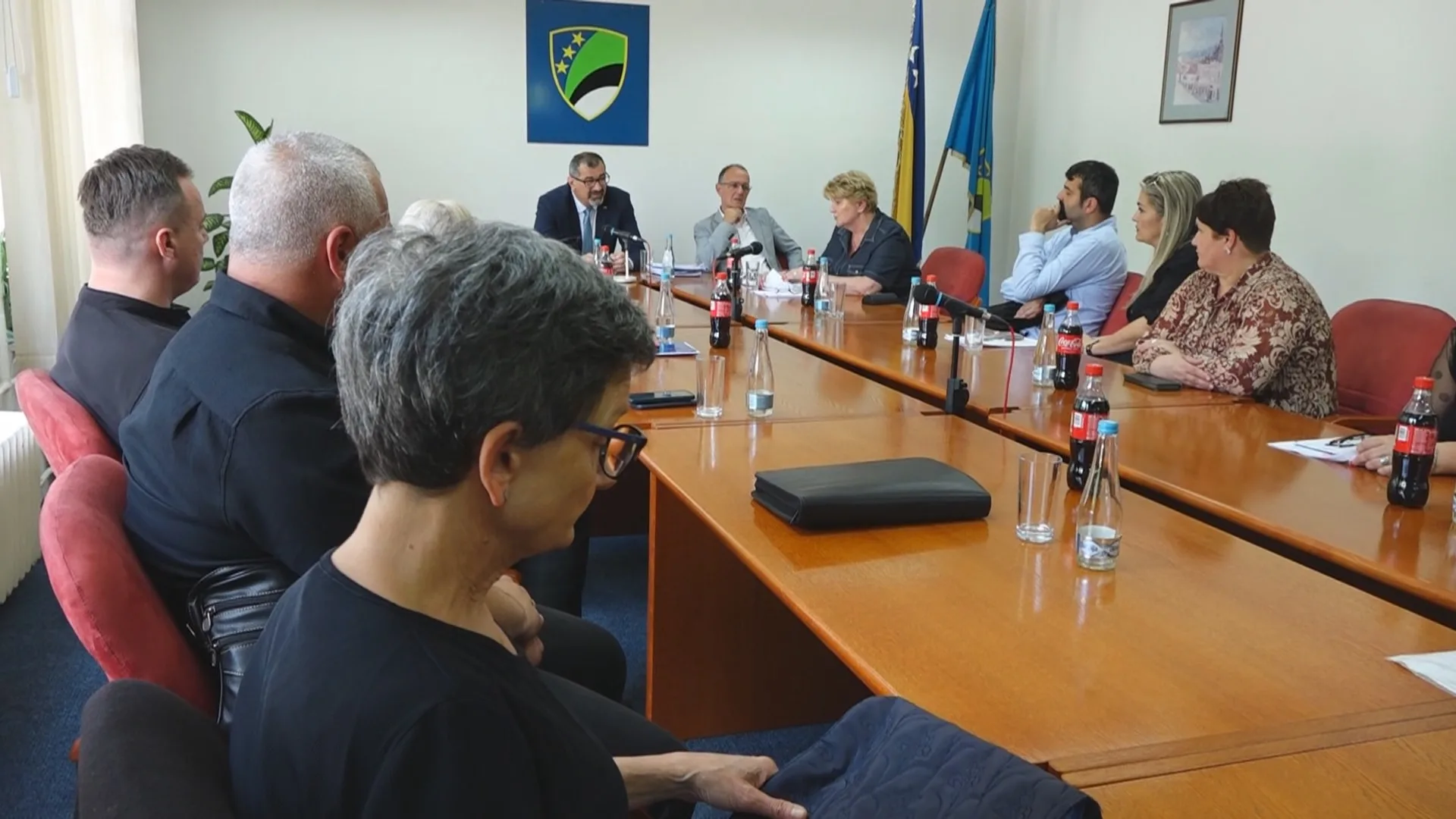 (VIDEO) Unija osoba i organizacija osoba sa invaliditetom u FBiH zadovoljna ishodom razgovora sa predstavnicima kantonalne Vlade i Skupštine |