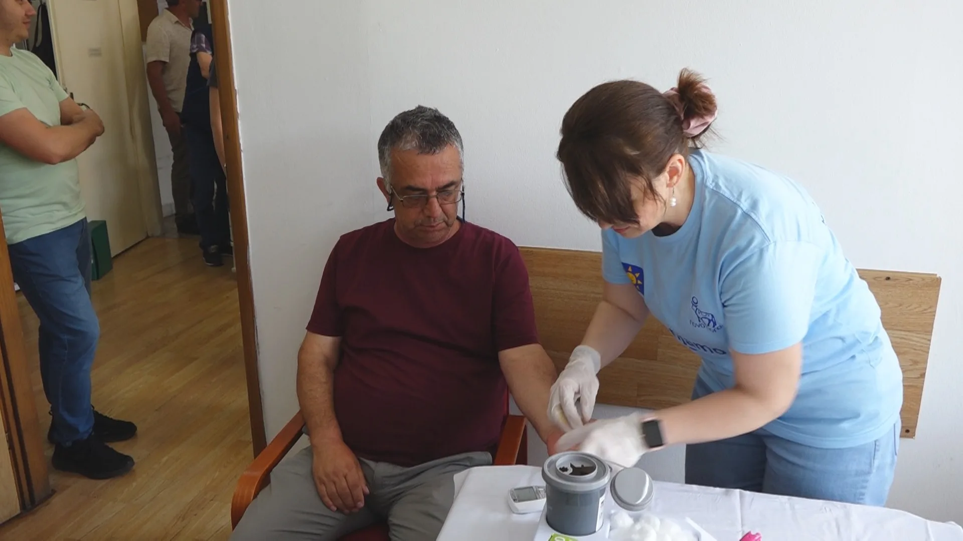(VIDEO) UG ˝Novi horizonti˝ pokrenulo akciju mjerenja šećera u krvi uposlenicima javnih preduzeća