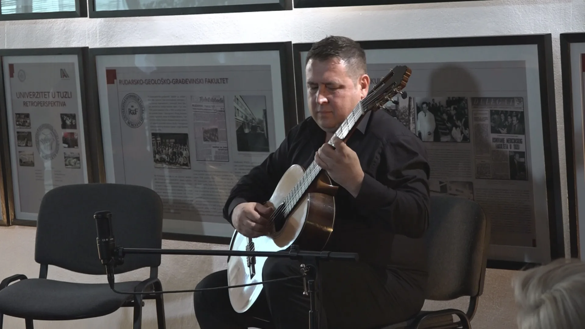 (VIDEO) LJUT: Upriličen koncert Elvisa Sivčevića |