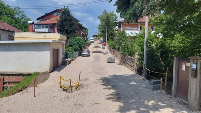 U toku je rekonstrukcija ulice 1. marta u Gradačcu