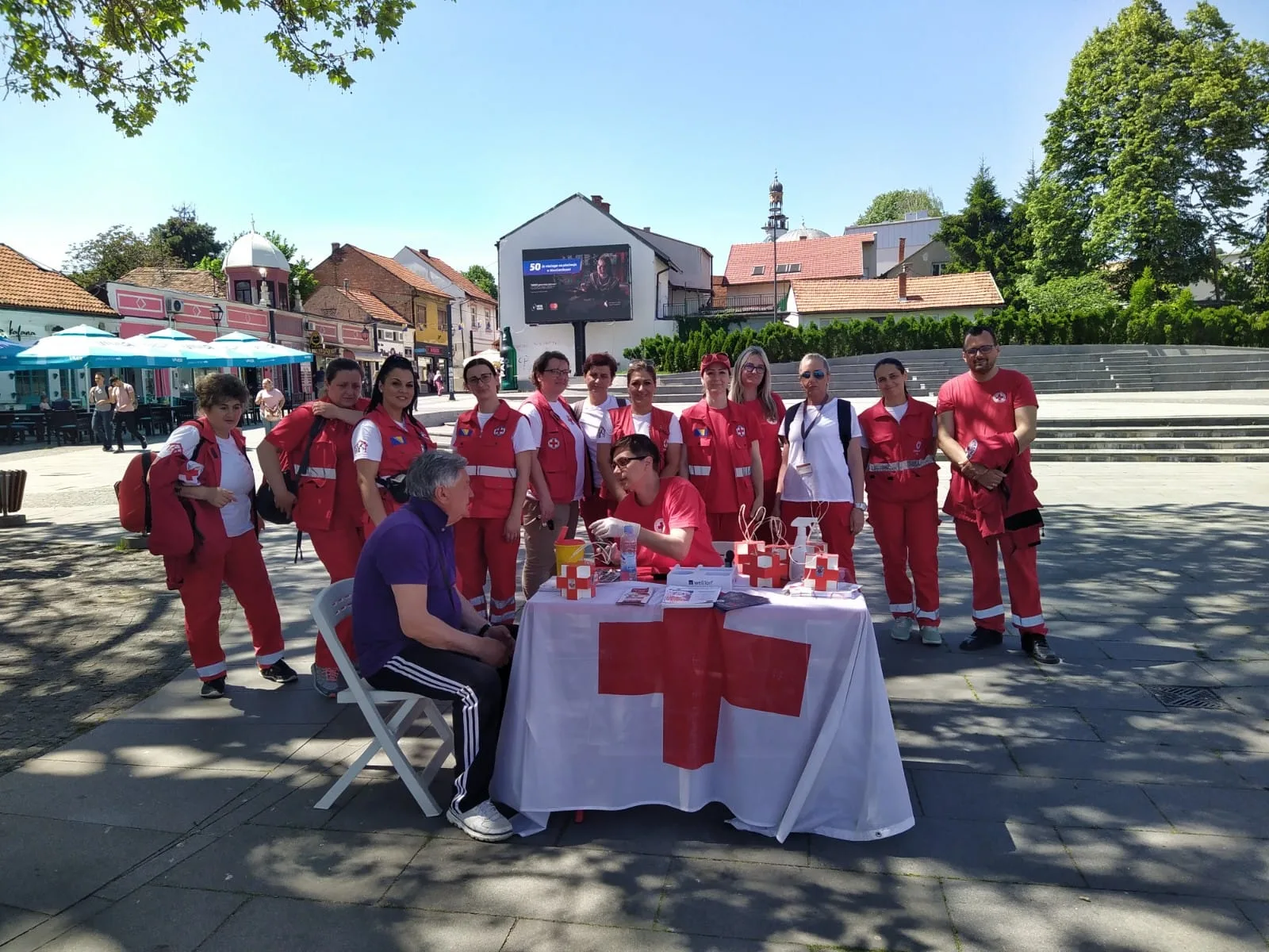 Akcija dobrovoljnog darivanja krvi na Trgu slobode u Tuzli