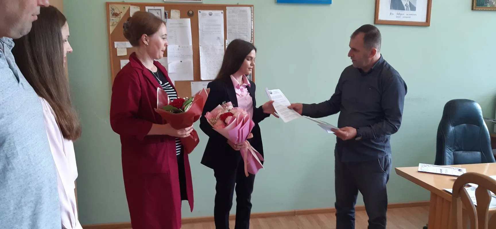 Direktor OŠ Gračanica uručio priznanja najuspješnijim učenicima i nastavnicima