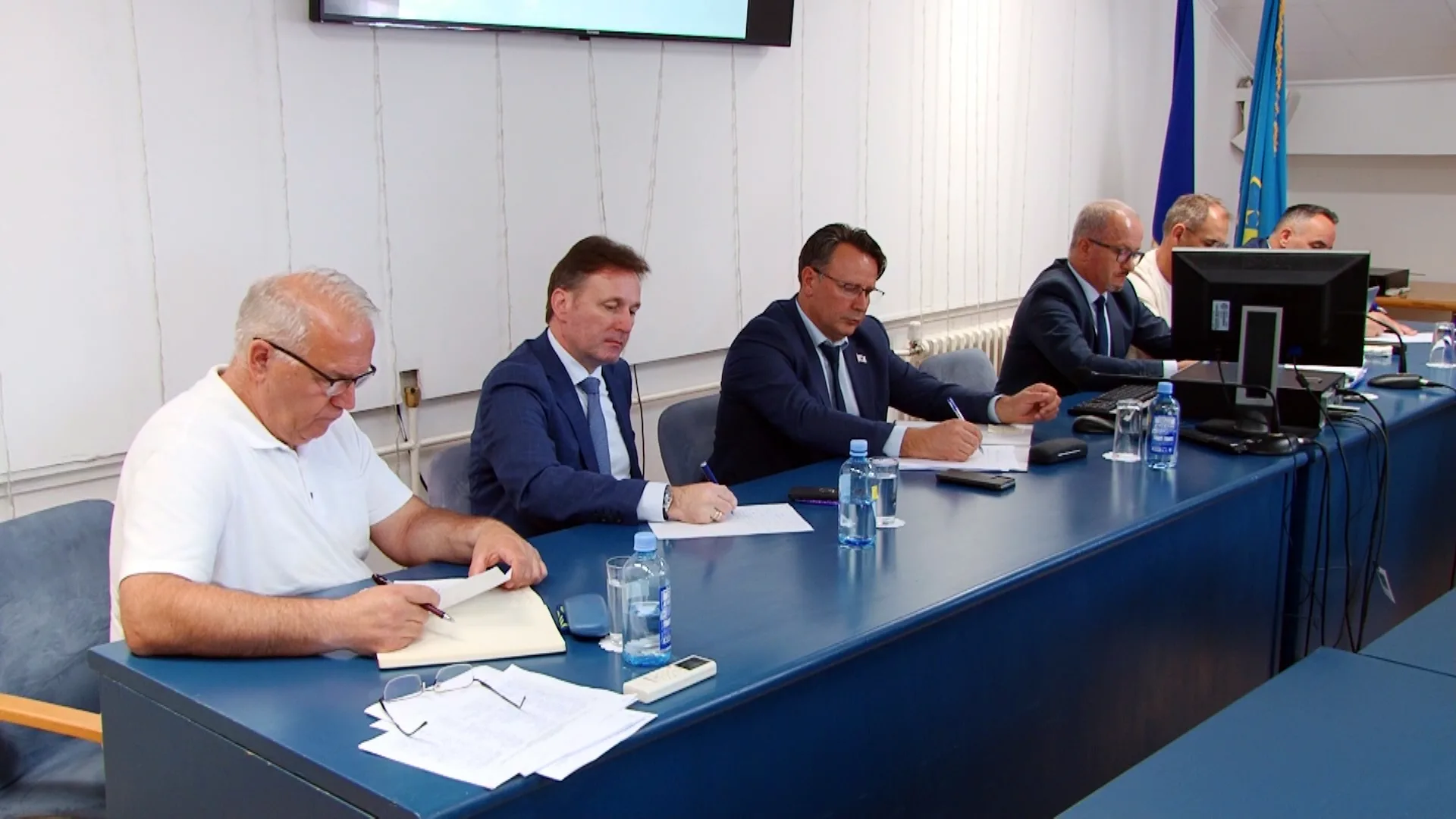 (Video) U KPK Tuzla održan sastanak poljoprivrednika i resornog federalnog ministra |