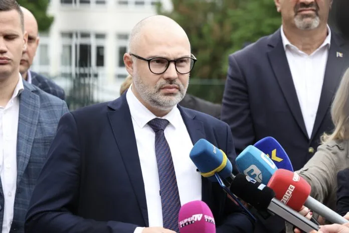 Ministar Omerović traži hitnu istragu o dojavama bombi u školama u TK