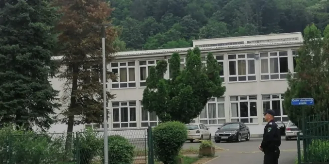 (Video) Sindikati obrazovanja: Nužna izmjena Krivičnog zakona kao i zaštitari u školama do naredne školske godine