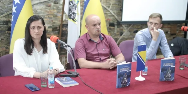 U Srebreniku održana tribina i promocija knjige posvećeni čuvanju sjećanja na genocid u Srebrenici –
