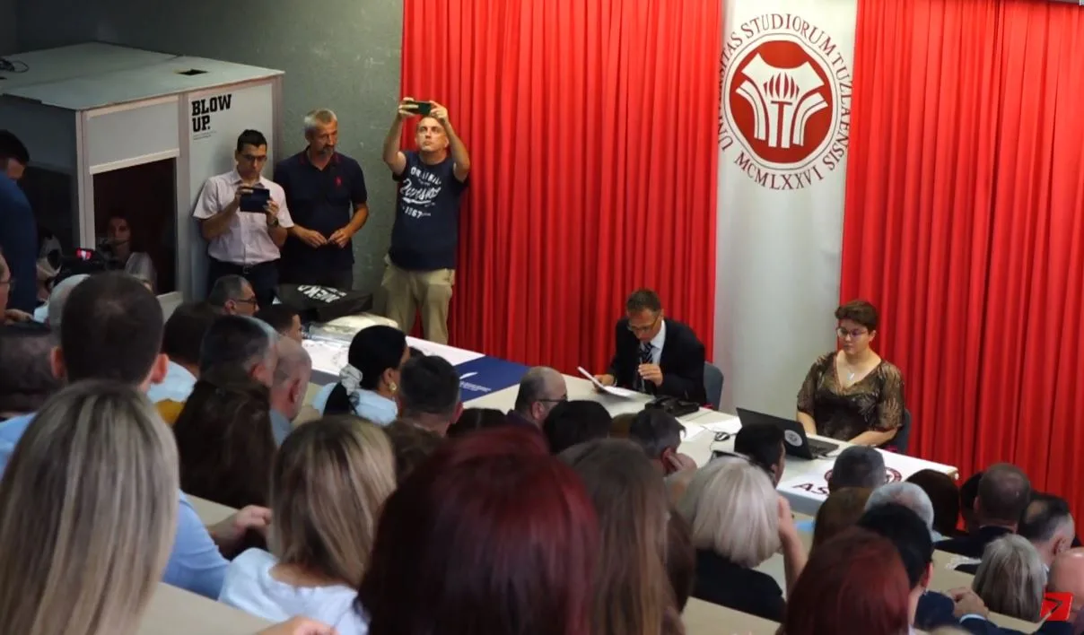 (VIDEO) Počeo dvodnevni simpozij „Genocid nad Bošnjacima u Srebrenici – egzil,  genocid i migracije“