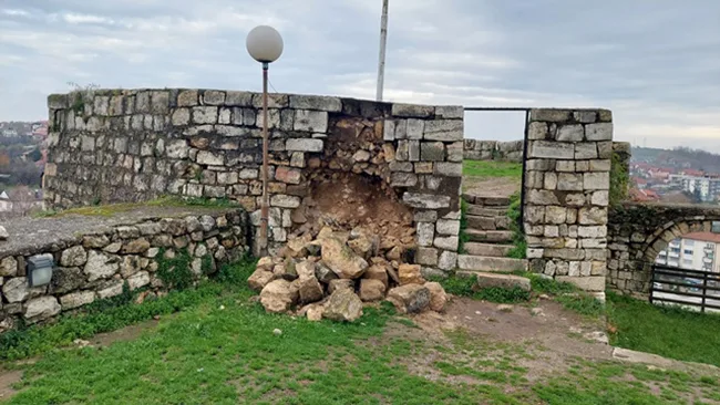 Poništena javna nabavka za izvođenje radova na kompleksu „Stari grad“ u Gradačcu