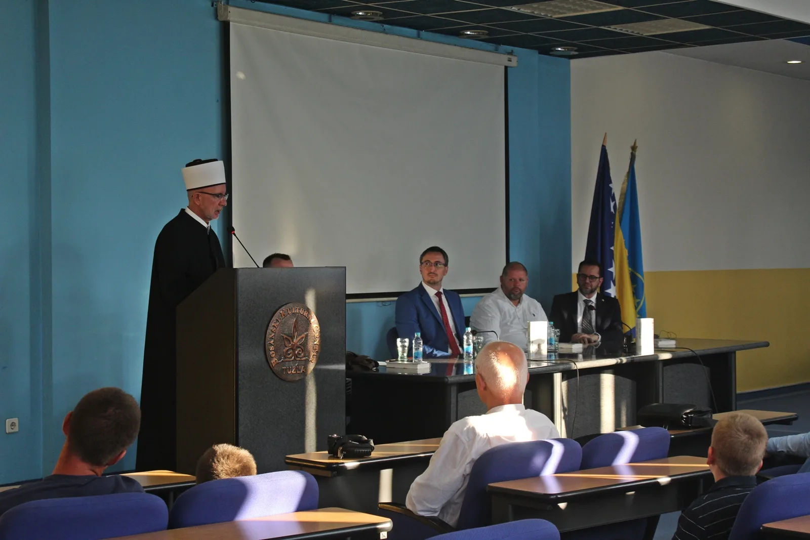 Promovisana knjiga “Ostani što jesi”