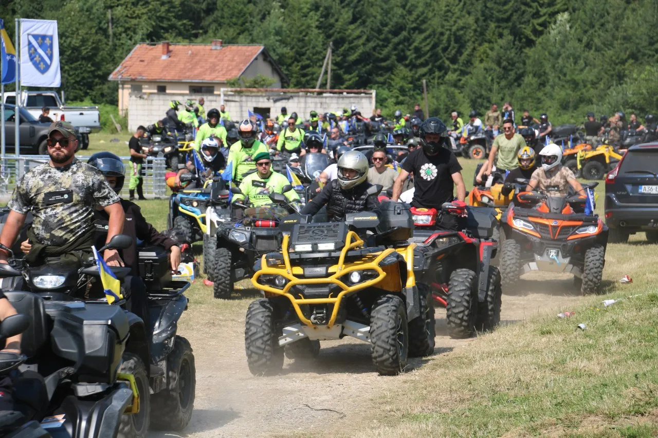 Iz Nezuka krenuo “Quad maraton” prema Potočarima
