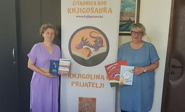 Tuzlansku biblioteku posjetila književnica i potpredsjednica Društva pisaca BiH Jagoda Iličić