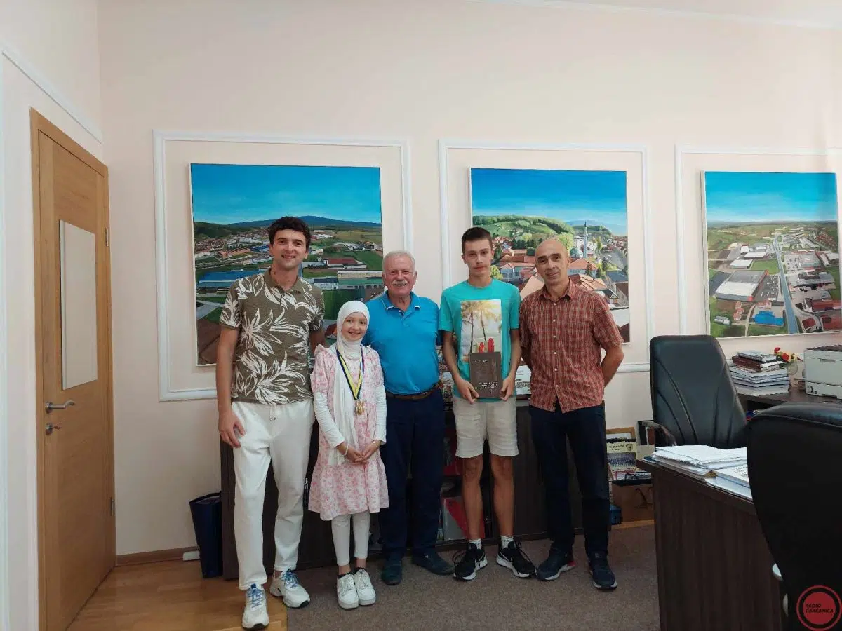 Državni prvaci u šahu Merjem i Muhamed na prijemu kod Gradonačelnika –