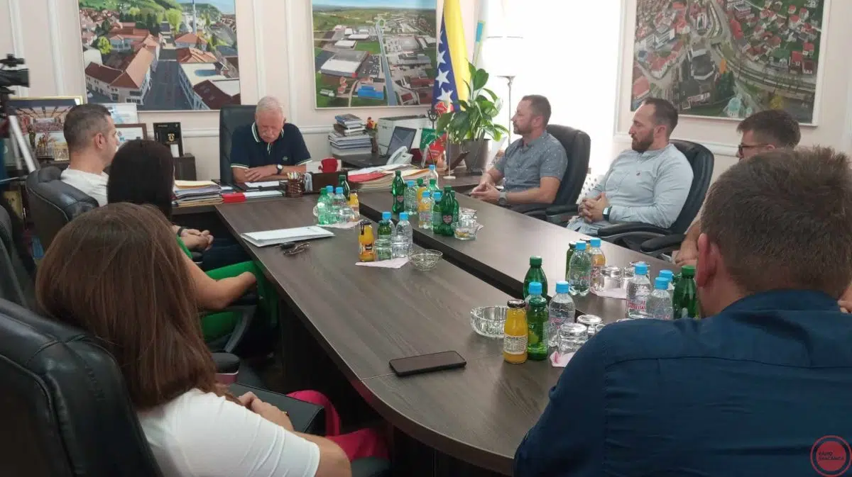 Upriličen prijem kod gradonačelnika Nusreta Helića –