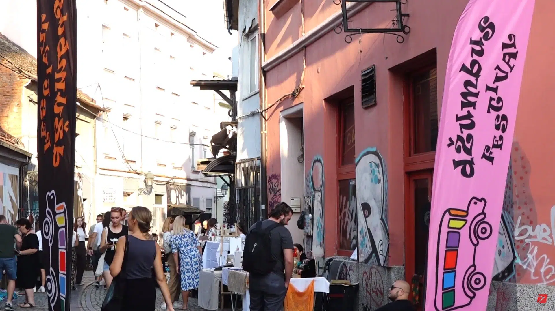 (Video) Priča za vikend: Šarenilo ˝Džabnica˝ art marketa privuklo brojne građane