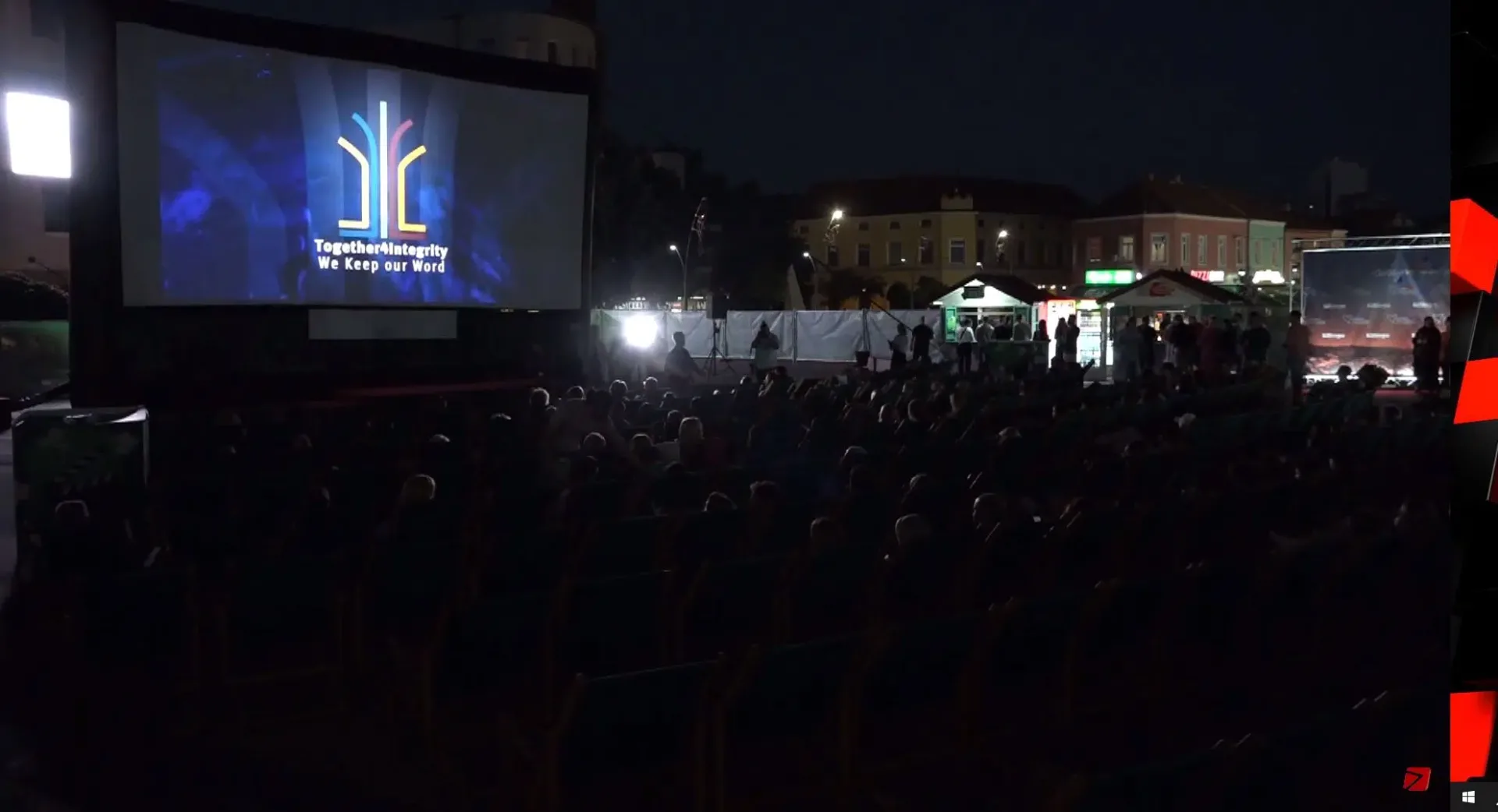 (VIDEO) Anketa: Projekcije filmova SFF-a donijele su nevjerovatnu atmosferu Trgu slobode