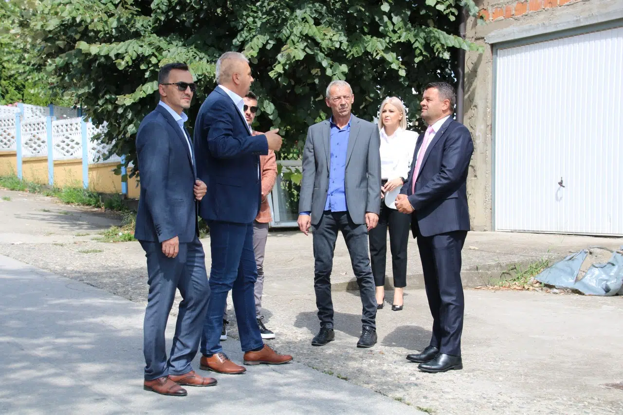 Ministar Sevlid Hurtić posjetio Sapnu: Odobrena sredstva za reknstrukciju i sanaciju puta Vitinica-Krstac