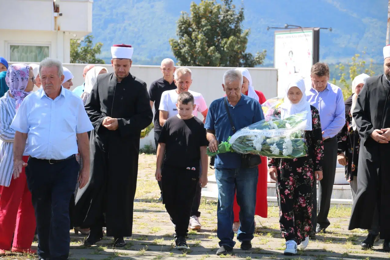 U Memorijalnom centru i šehidskom mezarju u Gornjoj Kalesiji obilježen Međunarodni dan nestalih osoba (AUDIO+FOTO)