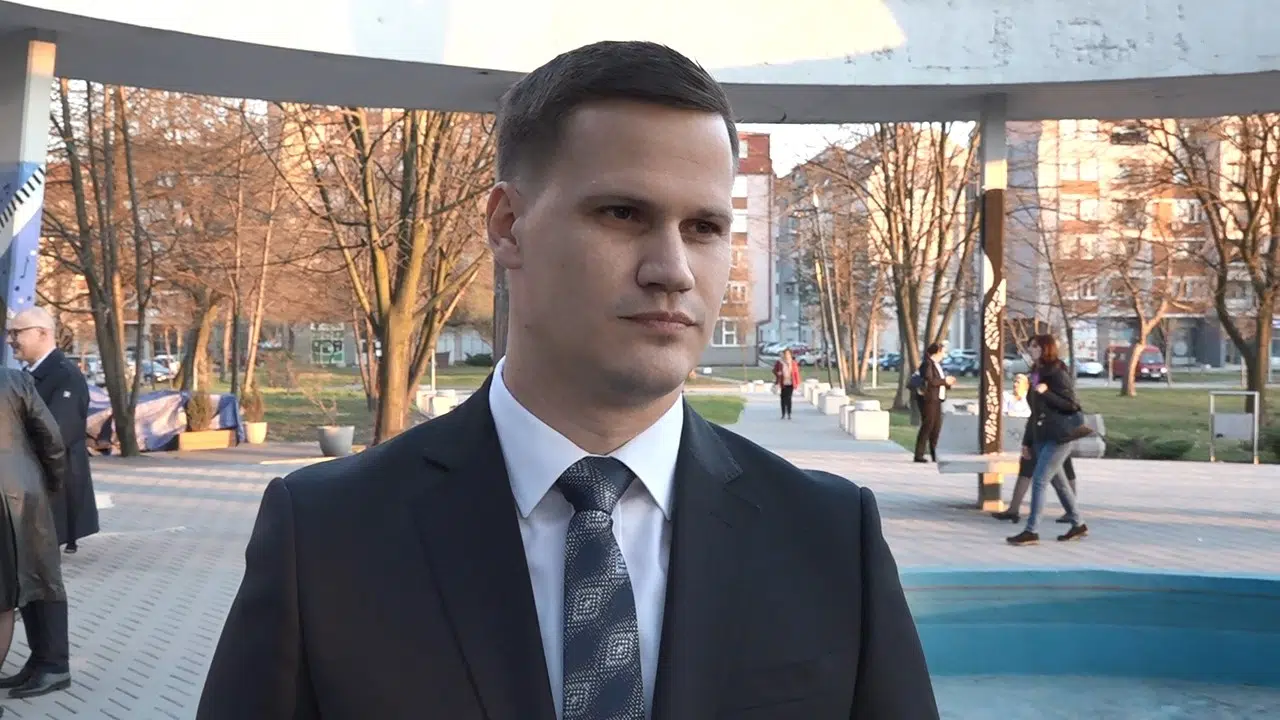 Premijer Halilagić upoznao OHR, EUSR i ambasadore sa činjenicama u vezi sa statusom UKC-a Tuzla