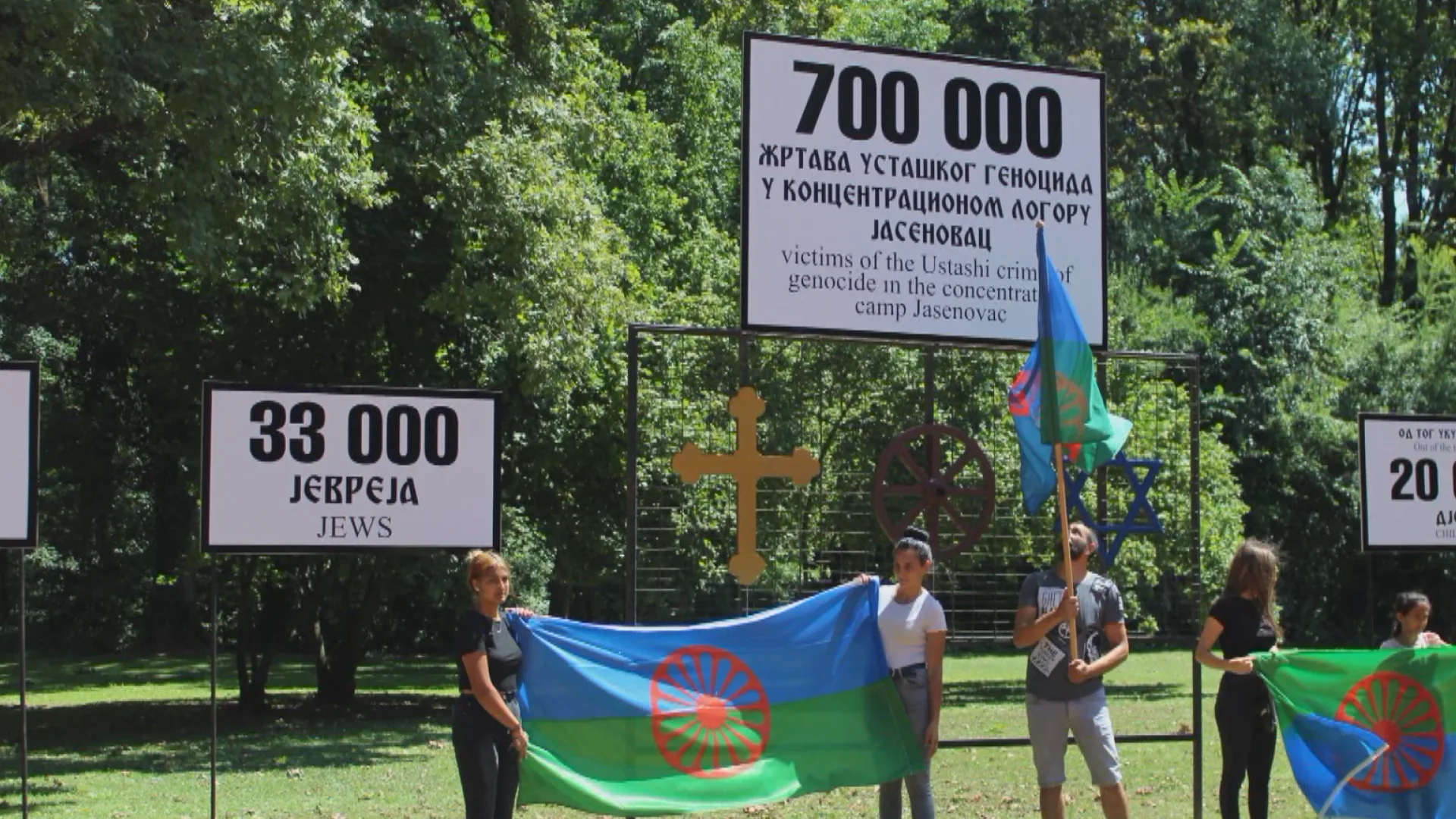 (Video) Udruženje  žena Romkinja  “Bolja budućnost” Tuzla posjetilo Spomen područje Donja Gradina