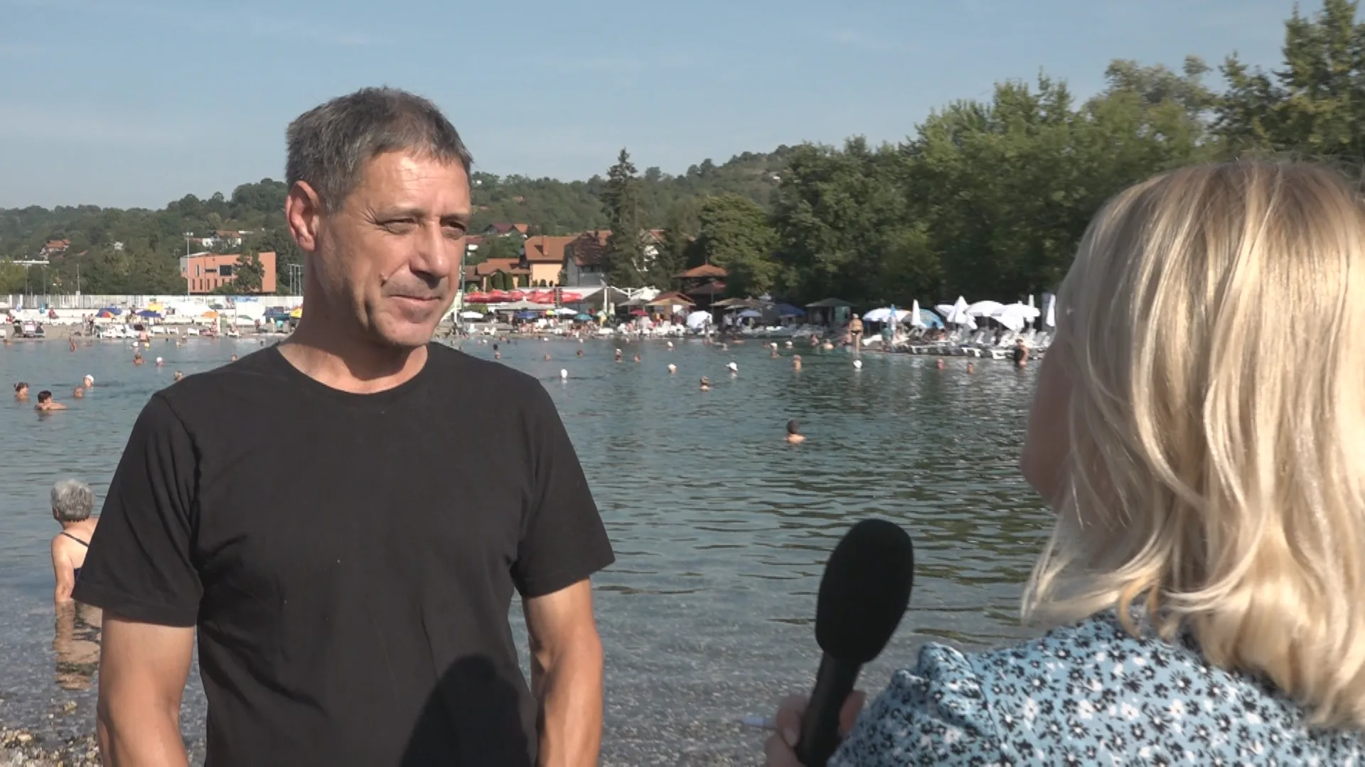 (VIDEO) “Muzikom i plesom kroz decenije” sa Plesnim klubom “Flamenco”  na Trgu slobode