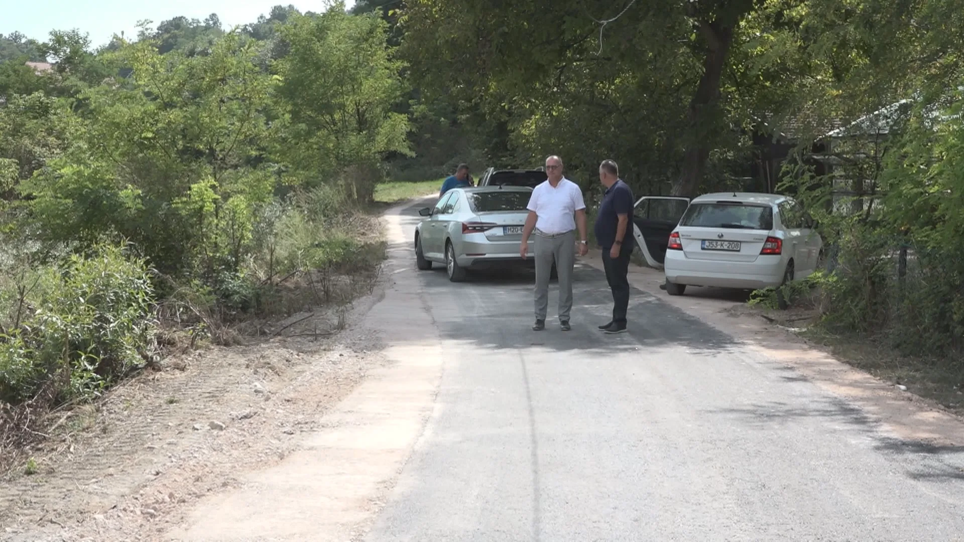 (VIDEO) Novi asfalt za stanovnike tuzlanskog naselja Brđani, slijedi čišćenje korita rijeke Soline