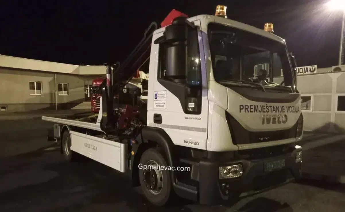 Uskoro u Tuzli pauk vozilo koje će izmještati nepropisno parkirane automobile