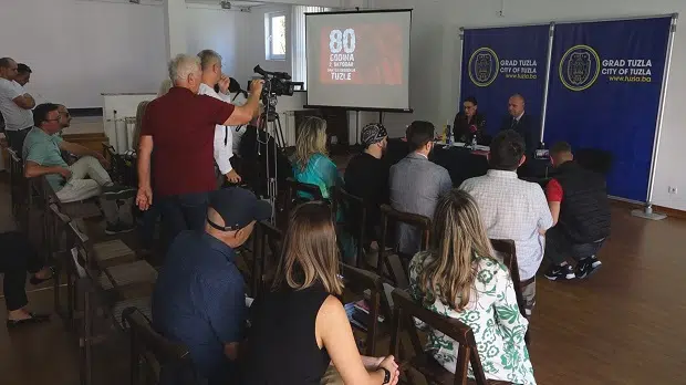 (Video) Povodom obilježavanja Drugog oktobra koncert “Tuzli s ljubavlju” na Trgu slobode