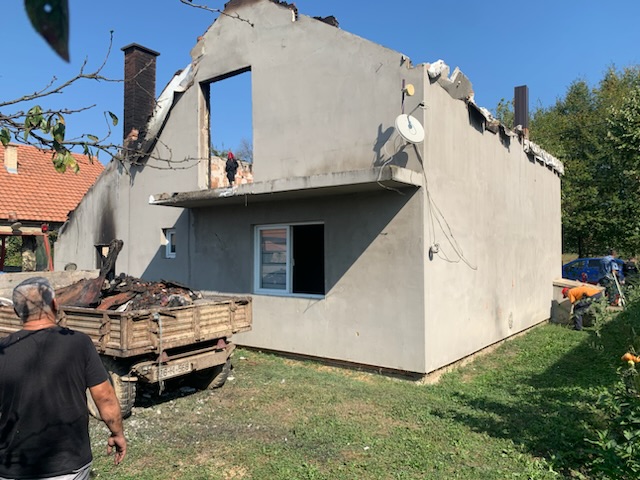 video/ rvi mersudin zulfić ostao bez krova nad glavom: u toku akcija čišćenja i prikupljanja pomoći za sanaciju kuće