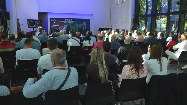 (VIDEO) Održan 5. Međunarodni stručni skup  o sistemima daljinskog grijanja  Tuzla 2023 .