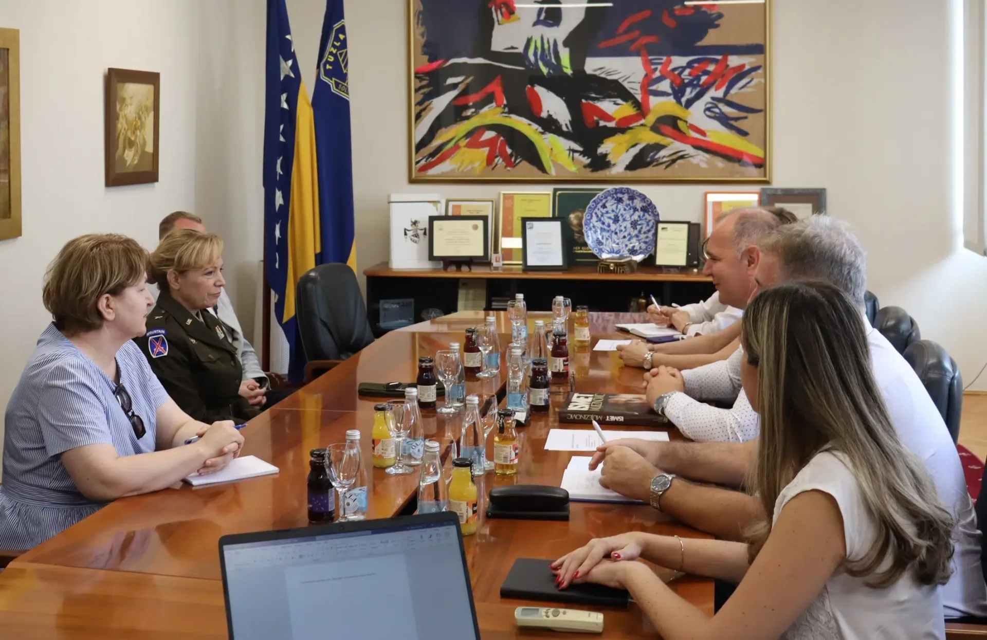 (FOTO) Brigadna generalica NATO-a, Pamela McGaha sastala se sa gradonačelnikom Lugavićem