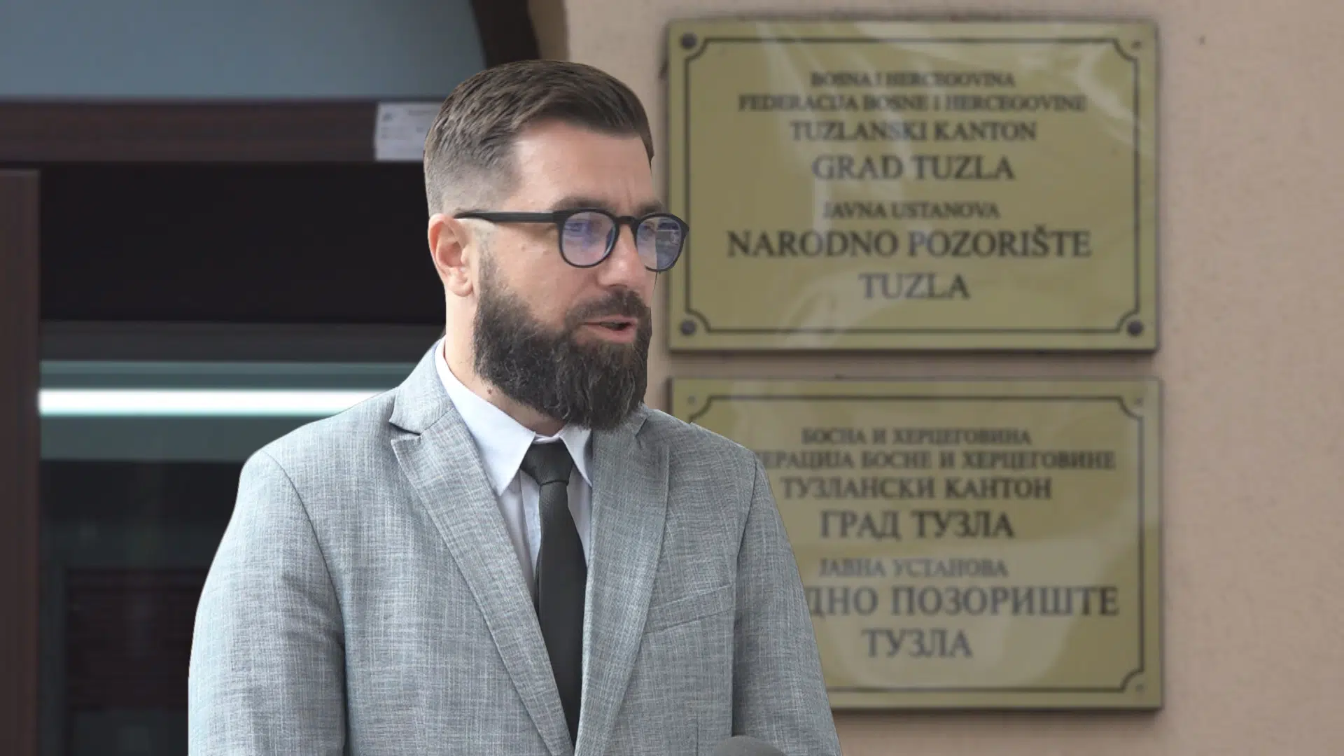 (Video) U Narodnom pozorištu Tuzla počele pripreme za novu predstavu “Škrtac” čijom premijerom će u oktobru biti otvorena nova pozorišna sezona