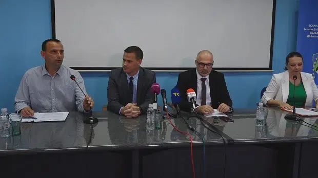 (Video) Ministarstvo obrazovanja i nauke predstavilo četiri pravilnika o prepoznavanju i prevenciji nasilničkog ponašanja učenika u osnovnim i srednjim školama