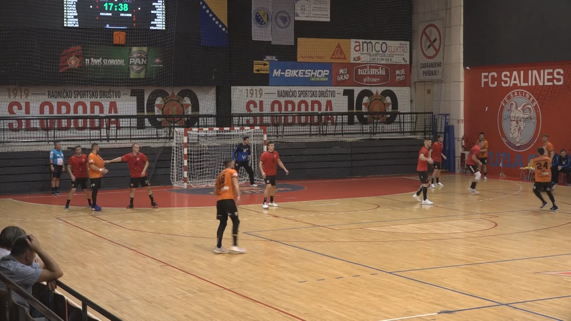 (VIDEO) RK Sloboda izgubila od RK Spačva iz Vinkovaca: Odigrana posljednja prijateljska utakmica