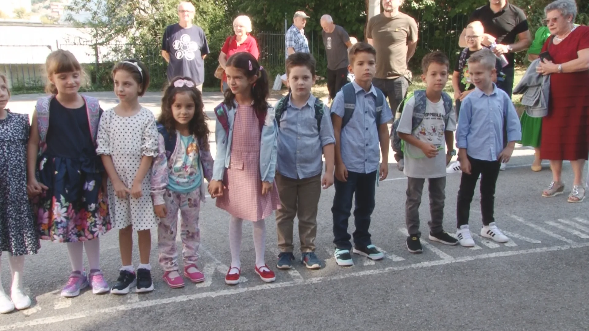 (VIDEO) Danas u TK počela nova školska godina: “Malo sam plakao zbog drugara iz vrtića”