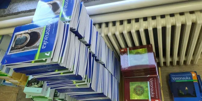 TK: Stigle dodatne količine potrebnih udžbenika za osnovce –