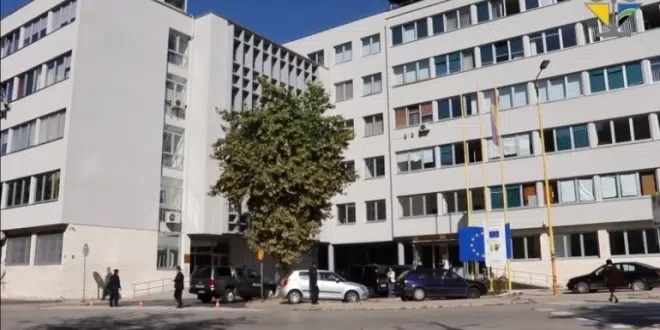Produžen pritvor 15-godišnjoj učenici iz Tuzle koju terete da je nožem napala dvije djevojčice