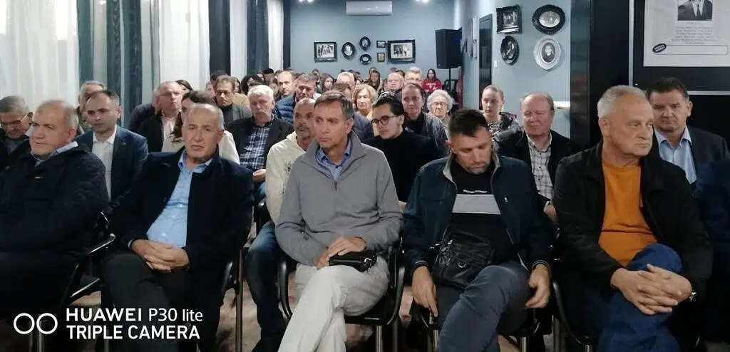 Promocije:Još jedan roman “Na očevini” iz pera dr. Redže Butkovića