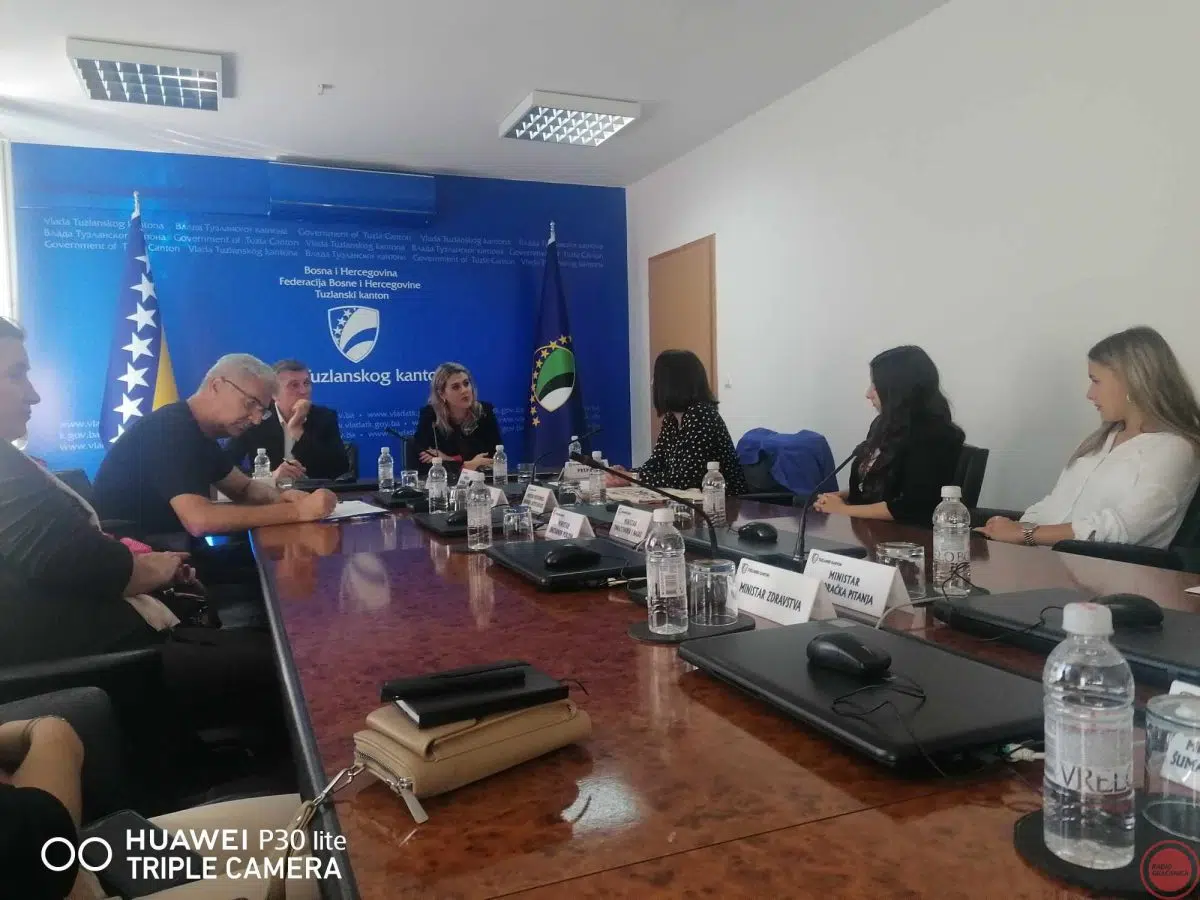 Mladi iz Tuzle, Lukavca i Živinica održali sastanak sa predstavnicima Ministarstva prostornog uređenja i zaštite okolice TK –