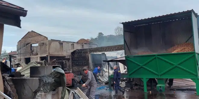 Veliki požar u Gračanici: Izgorio poslovni objekt
