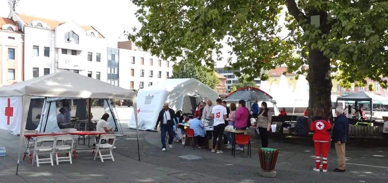 (VIDEO) Na  Trgu slobode  javna akcija dobrovoljnog darivanja krvi