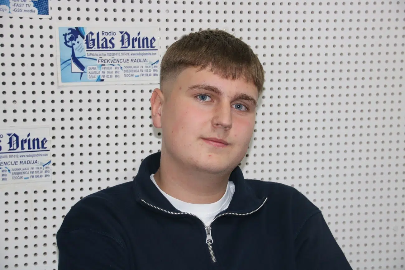 Dženis Islamović (17) kasidom “U Podrinju mom” osvojio simpatije javnosti (AUDIO)