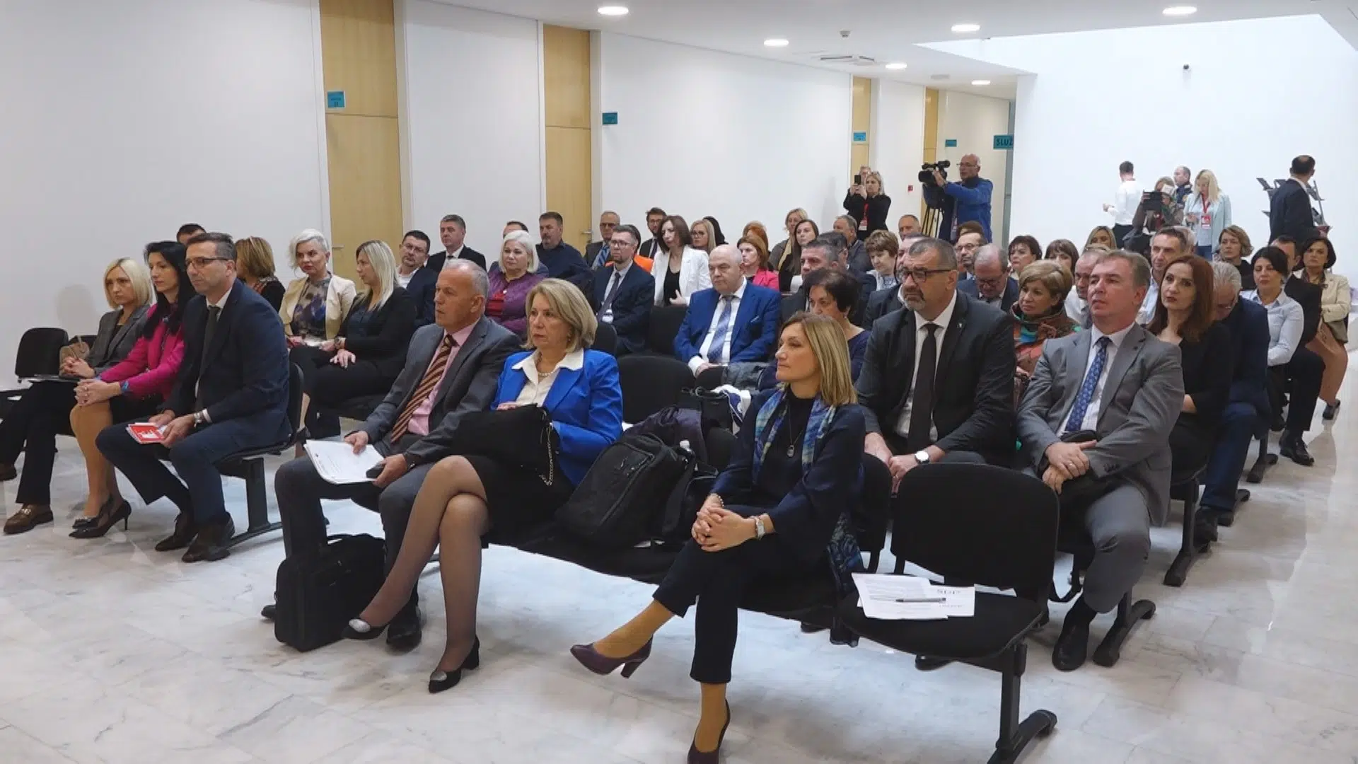 (Video) Općinski  sud Tuzla: Održan panel o transparentnosti i efikasnosti pravosuđa