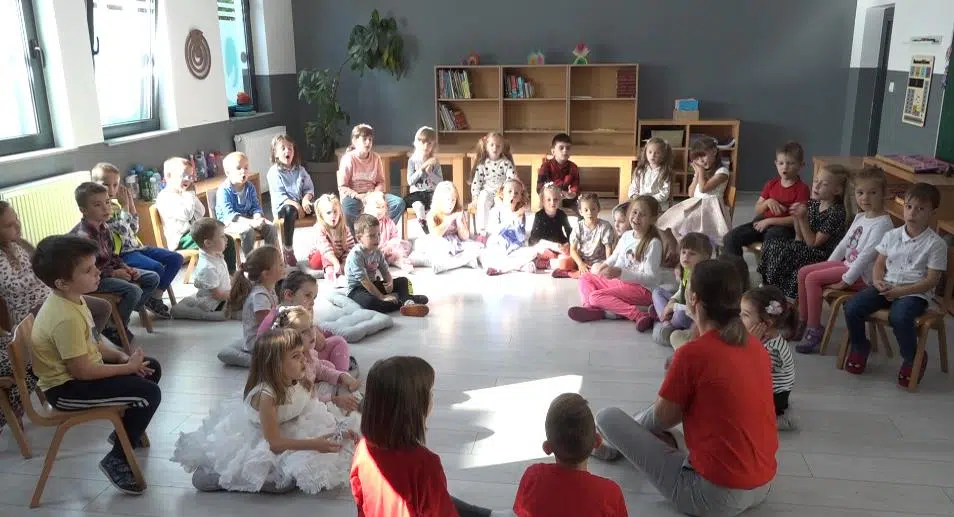 (VIDEO) Gradski dječiji hor “Slavuj” nastavlja sa radionicama u tuzlanskim vrtićima