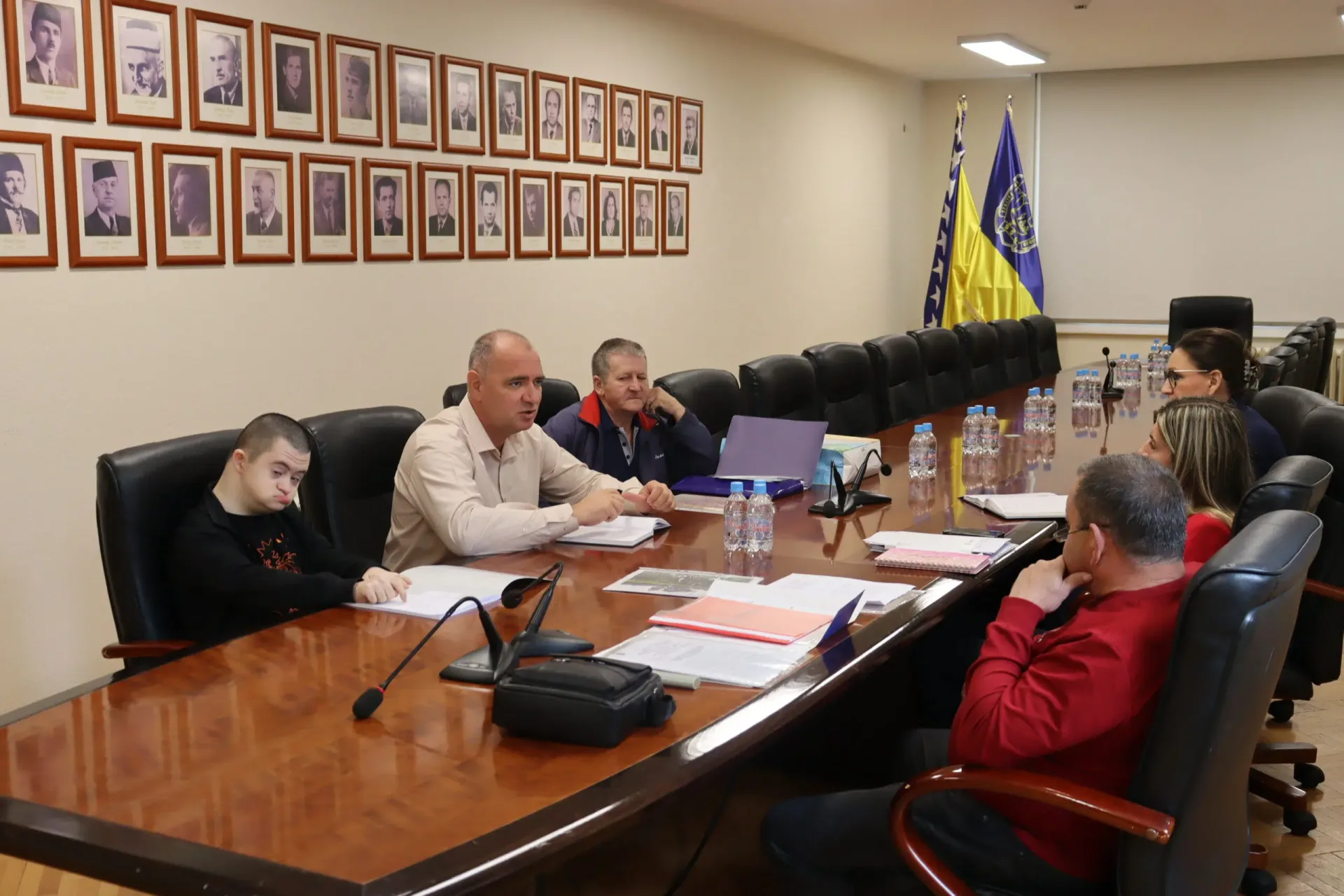 Predstavnici UG “Imam pravo na bolji život” na sastanku kod gradonačelnika Lugavića