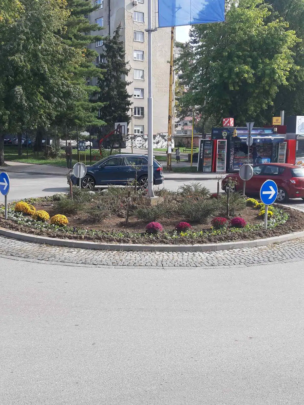 U Tuzli započelo jesenje uređenje zelenih površina