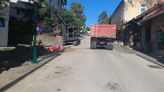 Završni radovi na rekonstrukciji vodovodne mreže u Gradačcu