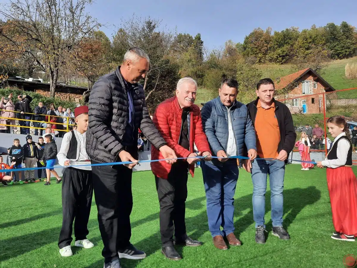 Svečano otvoren dječiji sportski park “Mehmed Iljazović-Memo” –