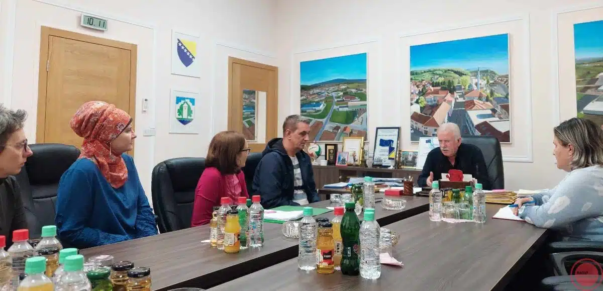 Gradonačelnik razgovarao sa članicama Udruženja „Nismo same“ po pitanju problema onkoloških pacijenata na UKC-u Tuzla –
